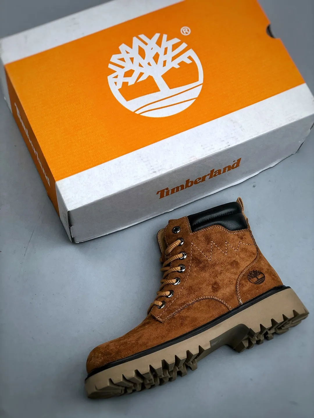 Local 💰640 supports store opening new goods 🚀 #Timberland Timberland/Timberland new autumn and winter products essential outdoor leisure rhubarb boots series for autumn and winter #Guangdong Dachang quality original box original packaging fashion trend matching fabrics made of Italian 🇮🇹 top matte fine-grained cowhide lightweight outsole with anti-odor and anti-corrosion genuine leather latex insoles from outsole to hardware are made from OEM raw materials Same as the original Goodyear's never-opening glue process. Good products don't kill pigs. The quality of the first order is strictly controlled. Exclusively released on the entire network. The quality is beyond doubt. The full set of official website unified packaging gives you a perfect wearing experience. The quality is exquisite and durable. A must-have for sportsmen. Specializes in not looking handsome. High-quality feet feel first-class. This winter, it is specially used for outdoor cold protection. Daily casual matching. Size: 38-44 (leather shoe size)